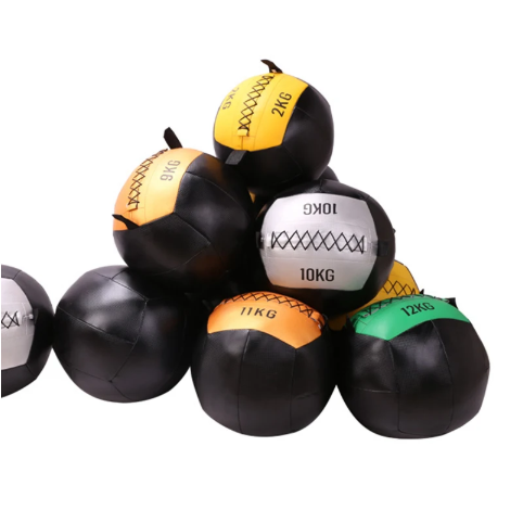 vue-sur-un-tas-de-wall-ball-empilees