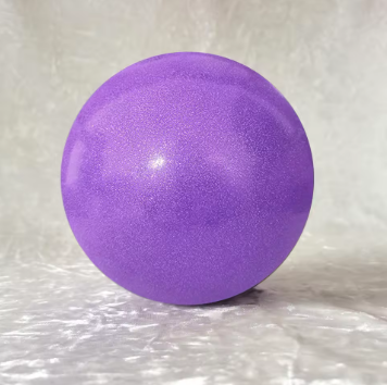 ballon-de-gymnastique-rythmique-violet