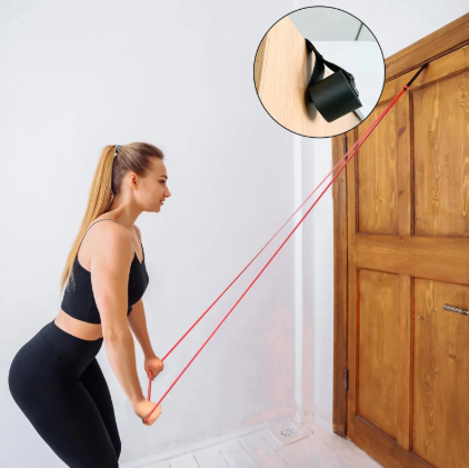 exemple-d-elastique-musculation-securise-dans-l-entremise-d-une-porte