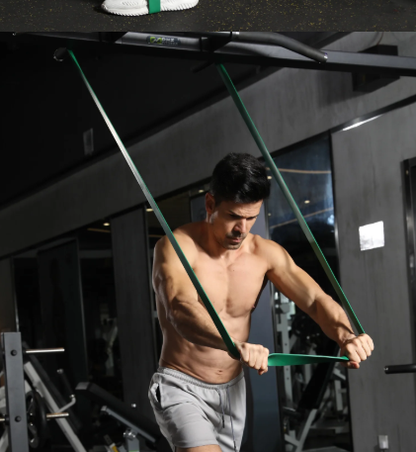 exemple-d-elastique-musculation-suspendu-pour-muscler-les-bras