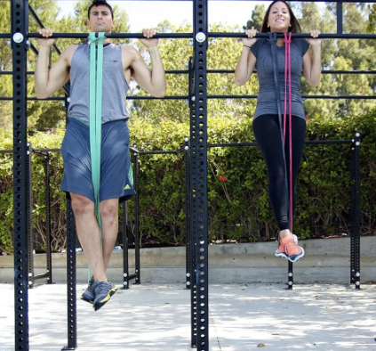exemples-d-exercices-en-suspension-utilisant-l-elastique-musculation