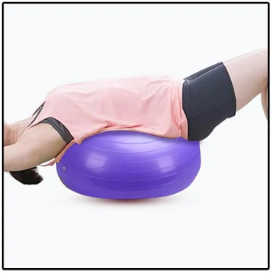 femme-en-appui-sur-le-ballon-stability-bun-stretchant-en-arriere-horizontal
