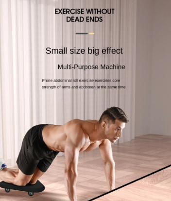 homme-genoux-en-appui-sur-la-roue-abdominale-plate-multidirectionnelle