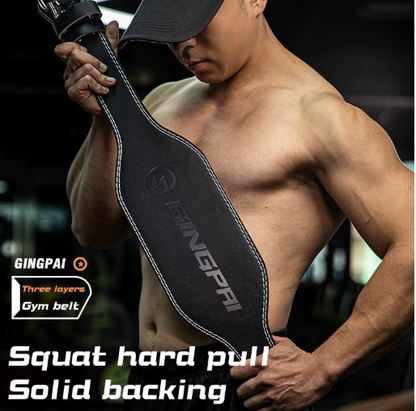 homme-tenant-la-ceinture-musculation-homme-cuir-noire