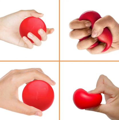 quatre-exemples-d-exercices-utilisant-le-ballon-hand-exerciser